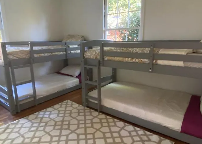 Cozy 2bd-1ba Minutes To Downtown And Nas Holiday home