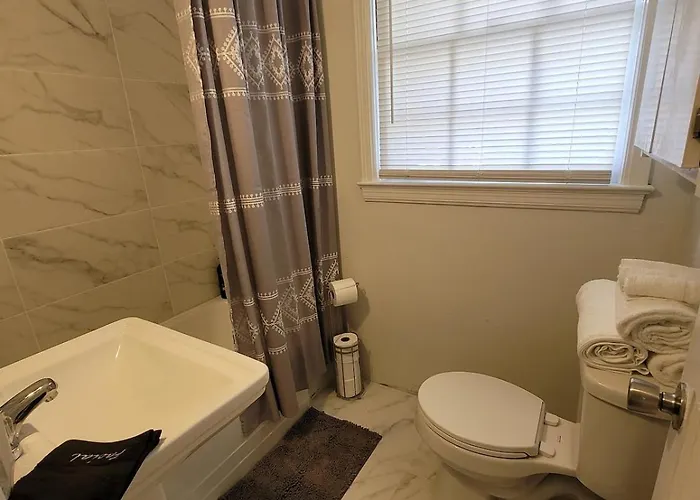 Holiday home Cozy 2bd-1ba Minutes To Downtown And Nas *