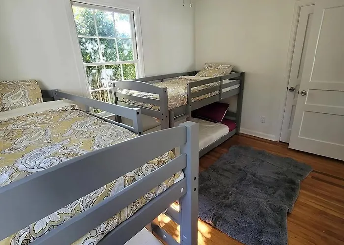Holiday home Cozy 2bd-1ba Minutes To Downtown And Nas *
